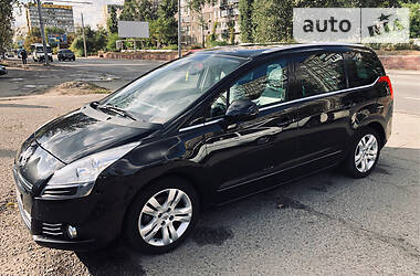 Универсал Peugeot 5008 2012 в Днепре