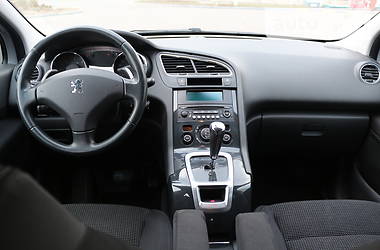 Минивэн Peugeot 5008 2011 в Сумах