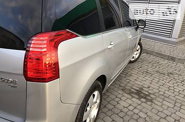 Мінівен Peugeot 5008 2014 в 