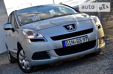 Peugeot 5008 2011