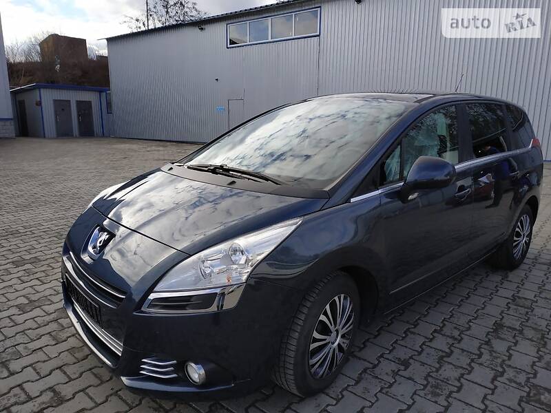 Мінівен Peugeot 5008 2013 в 