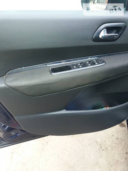 Мінівен Peugeot 5008 2011 в Мелітополі