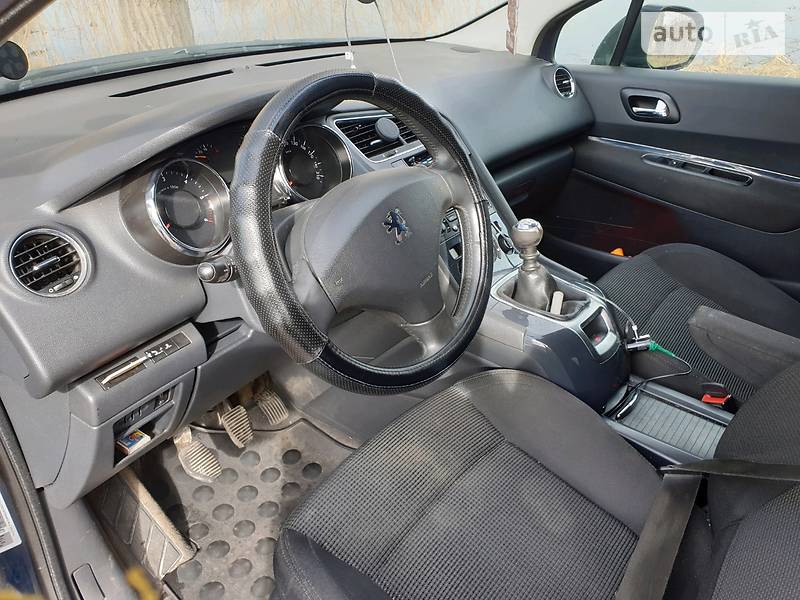 Мінівен Peugeot 5008 2010 в Снятині