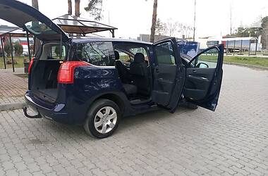 Мінівен Peugeot 5008 2010 в 