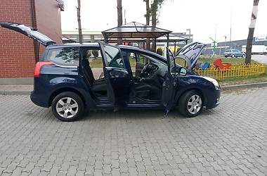 Мінівен Peugeot 5008 2010 в 