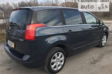 Мінівен Peugeot 5008 2011 в 