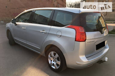 Універсал Peugeot 5008 2012 в 