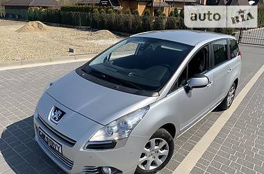 Мінівен Peugeot 5008 2011 в 