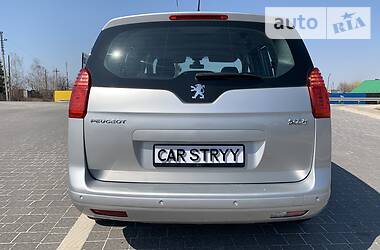 Мінівен Peugeot 5008 2011 в 
