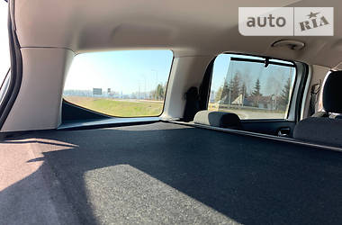 Мінівен Peugeot 5008 2011 в 