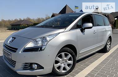 Мінівен Peugeot 5008 2011 в 