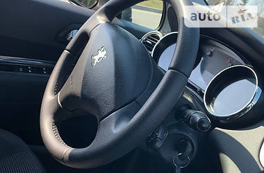 Мінівен Peugeot 5008 2011 в 