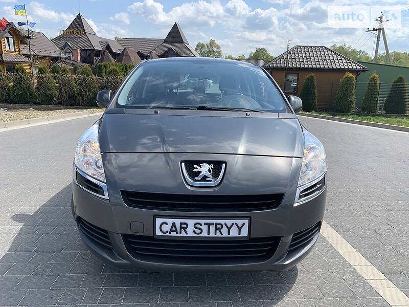 Мінівен Peugeot 5008 2010 в Стрию