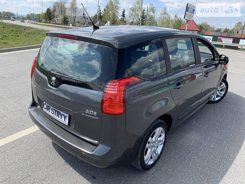 Мінівен Peugeot 5008 2010 в Стрию