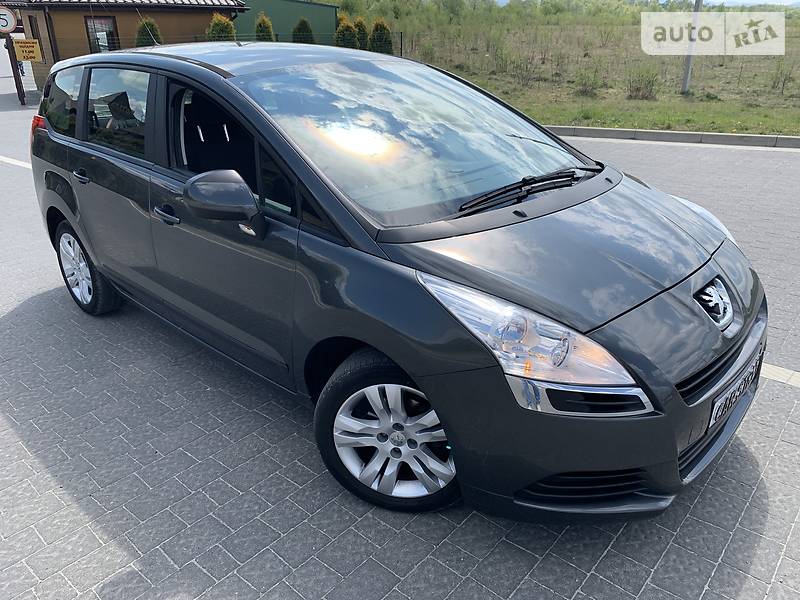 Мінівен Peugeot 5008 2010 в Стрию