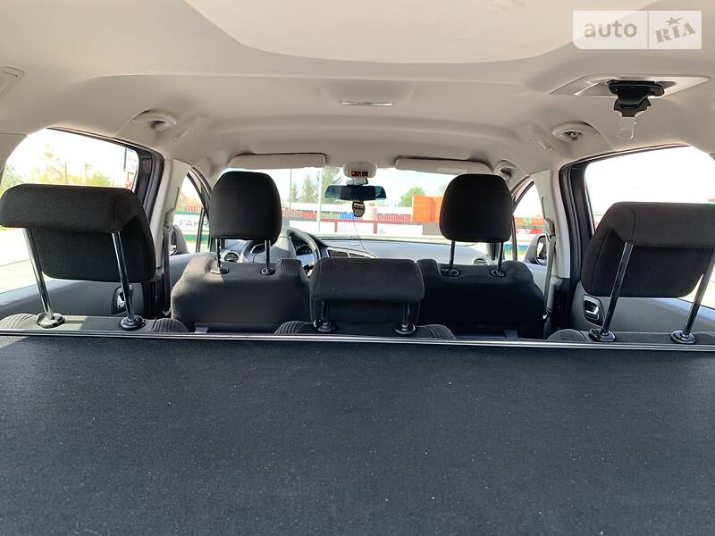 Мінівен Peugeot 5008 2010 в Стрию