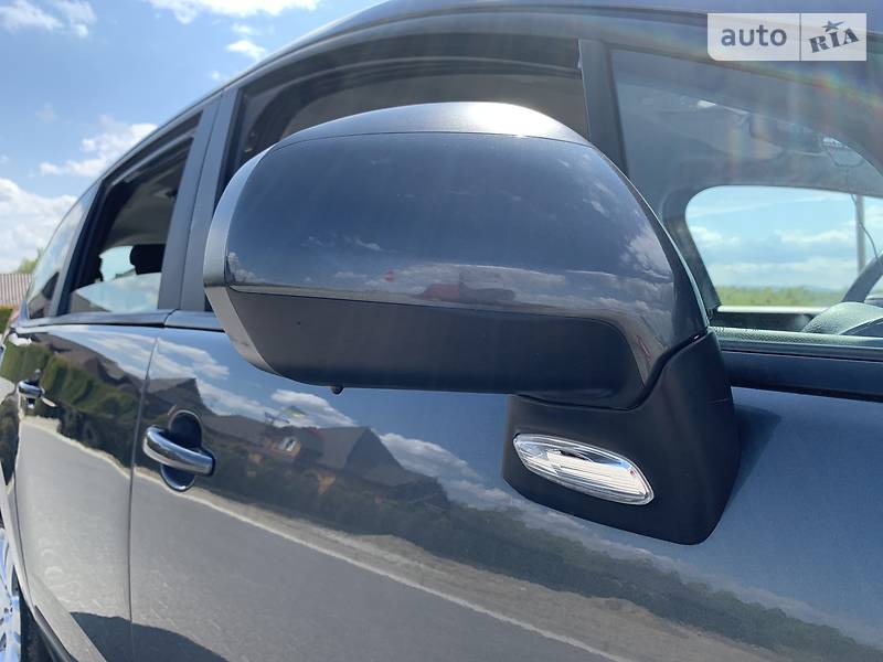 Мінівен Peugeot 5008 2010 в Стрию