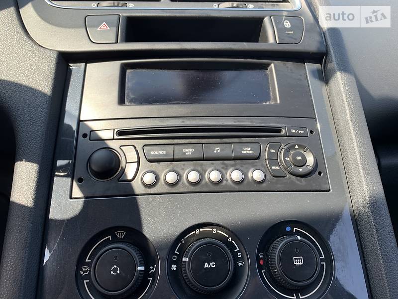 Мінівен Peugeot 5008 2010 в Стрию