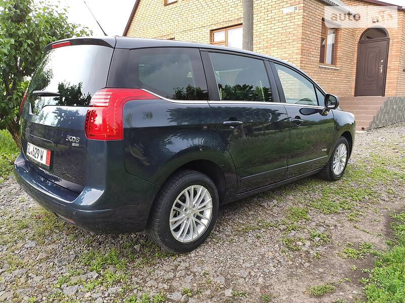 Минивэн Peugeot 5008 2013 в Казатине