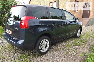 Мінівен Peugeot 5008 2013 в 