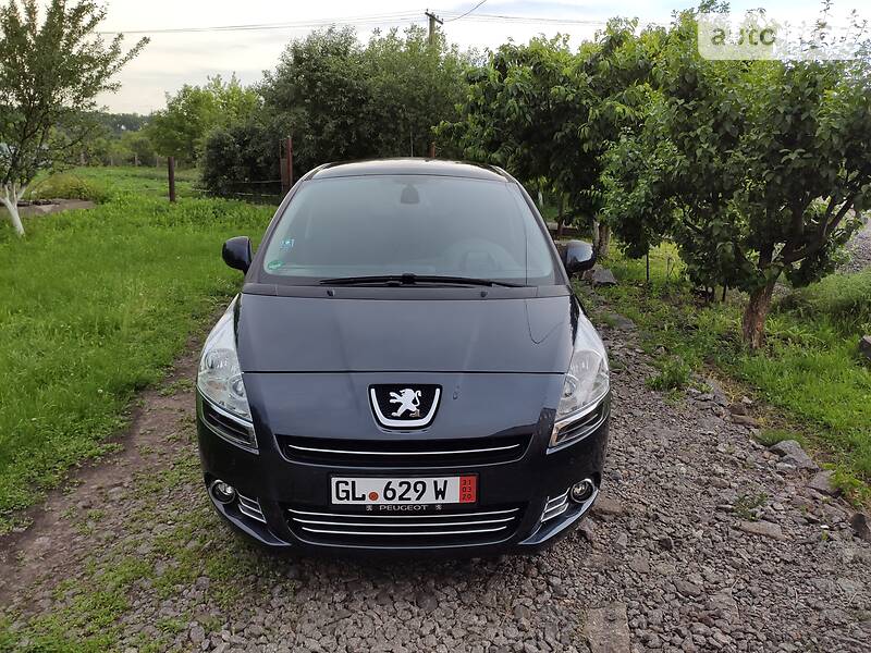 Минивэн Peugeot 5008 2013 в Казатине