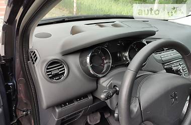 Мінівен Peugeot 5008 2013 в 