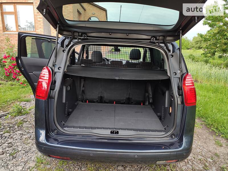 Минивэн Peugeot 5008 2013 в Казатине