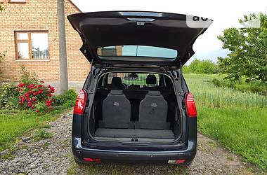 Мінівен Peugeot 5008 2013 в 