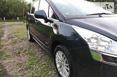 Мінівен Peugeot 5008 2013 в 