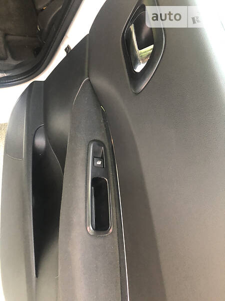 Універсал Peugeot 5008 2015 в Чернівцях