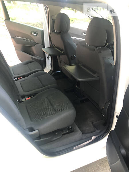 Універсал Peugeot 5008 2015 в Чернівцях