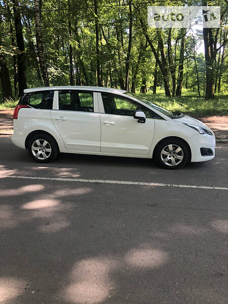 Універсал Peugeot 5008 2015 в Чернівцях