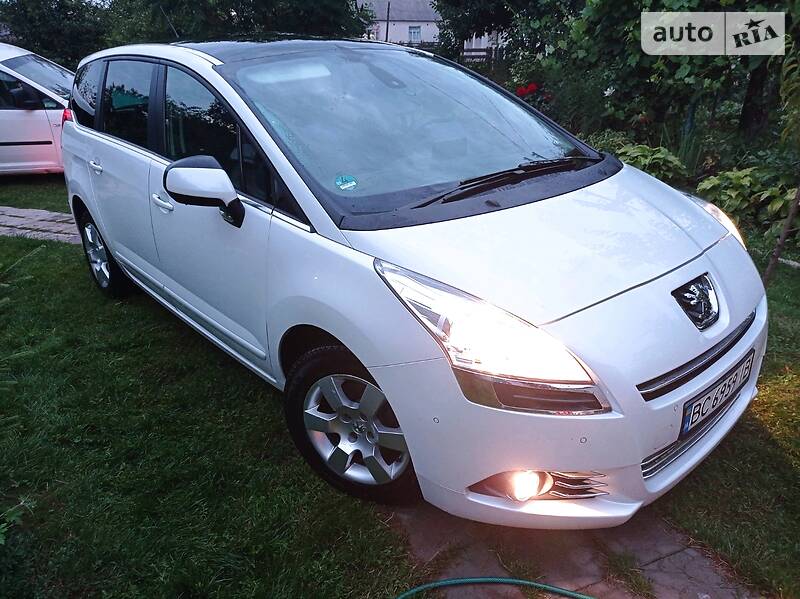 Универсал Peugeot 5008 2012 в Луцке