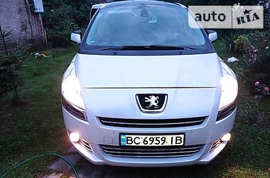 Універсал Peugeot 5008 2012 в Луцьку