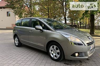 Универсал Peugeot 5008 2011 в Калуше