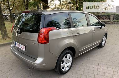 Универсал Peugeot 5008 2011 в Калуше