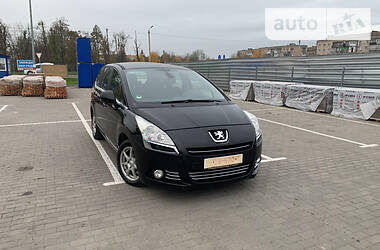 Peugeot 5008 2012