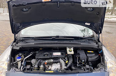 Мінівен Peugeot 5008 2012 в Бучі
