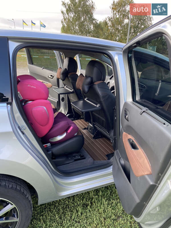 Мінівен Peugeot 5008 2012 в Києві