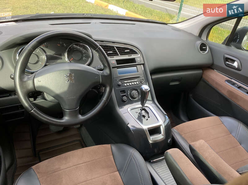 Peugeot 5008 2012