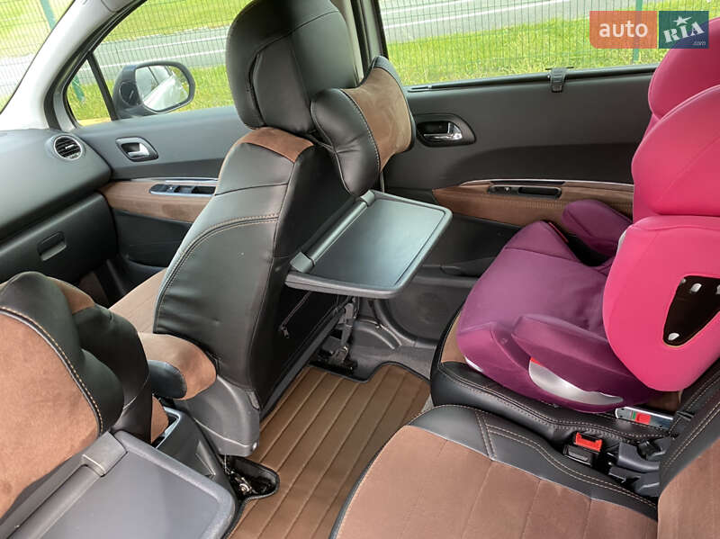 Мінівен Peugeot 5008 2012 в Києві