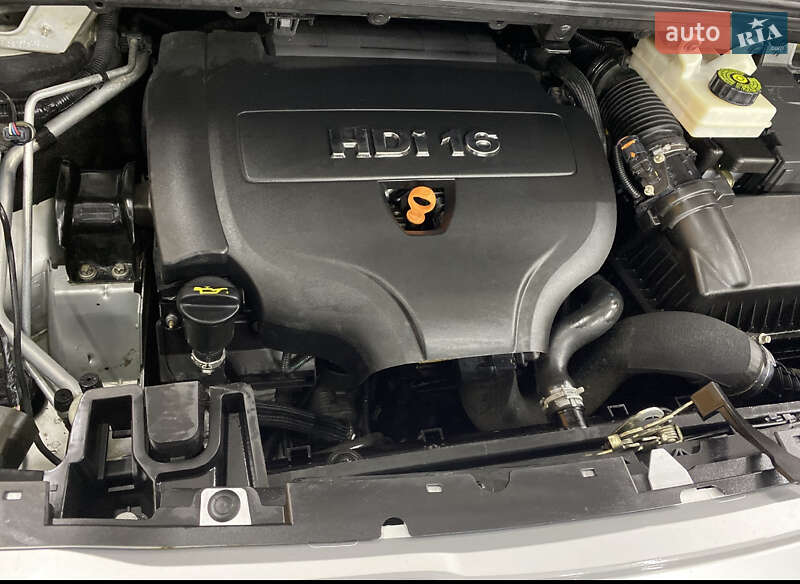 Мінівен Peugeot 5008 2012 в Києві