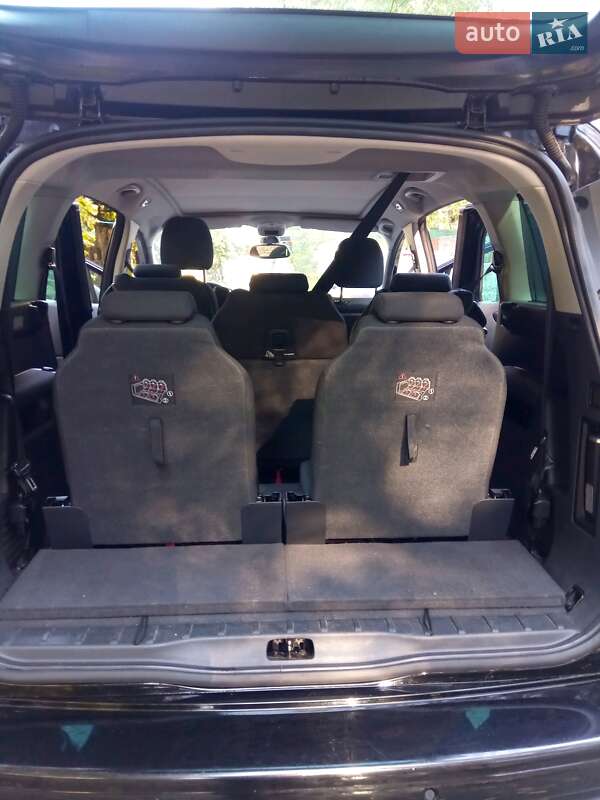 Мінівен Peugeot 5008 2012 в Києві