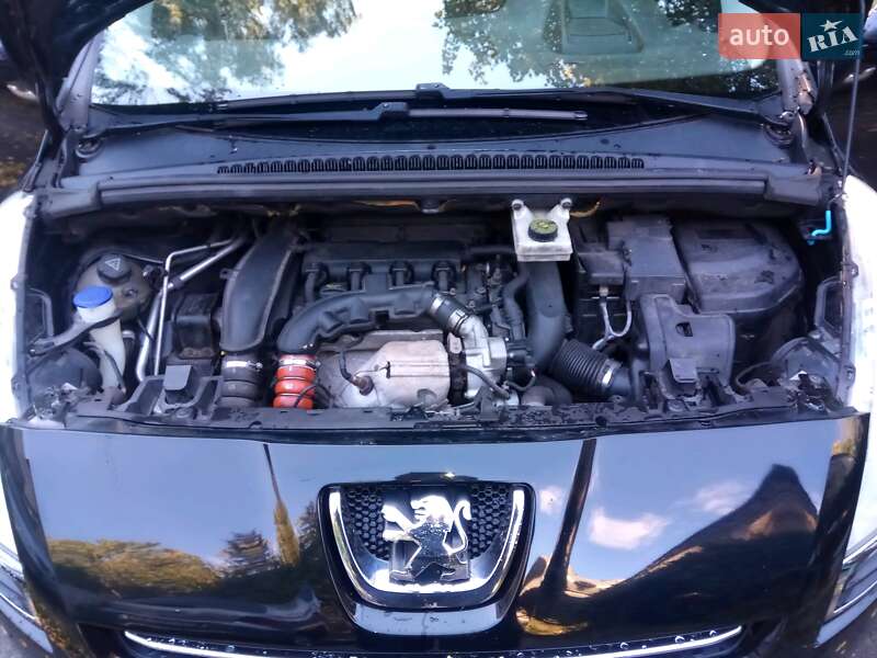 Мінівен Peugeot 5008 2012 в Києві