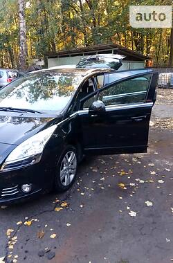 Мінівен Peugeot 5008 2012 в Києві