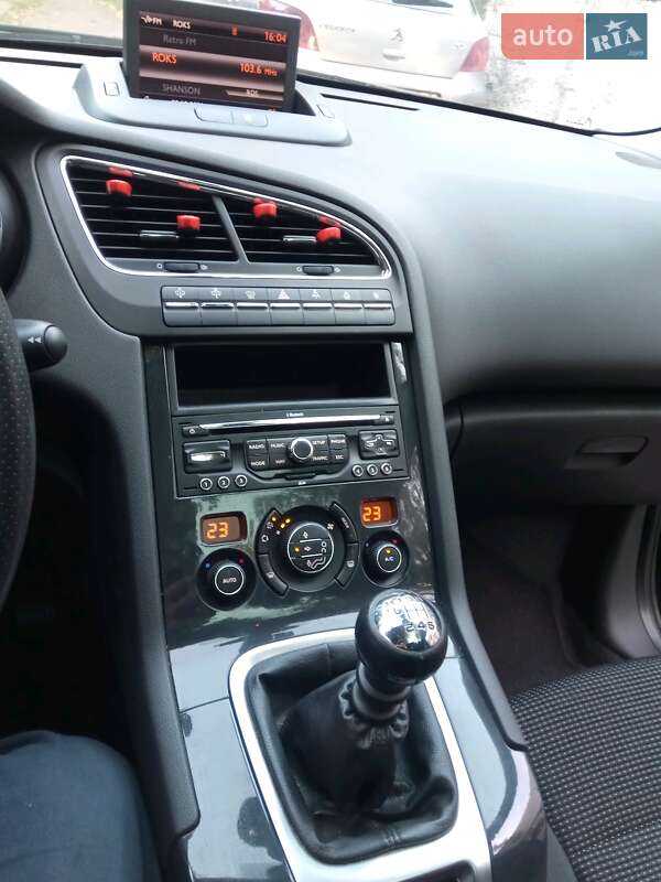 Мінівен Peugeot 5008 2012 в Києві