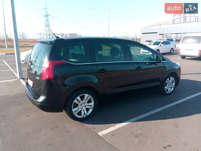 Мінівен Peugeot 5008 2012 в Києві