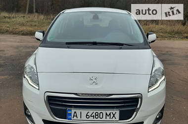 Хэтчбек Peugeot 5008 2016 в Киеве