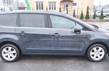 Универсал Peugeot 5008 2010 в Ровно