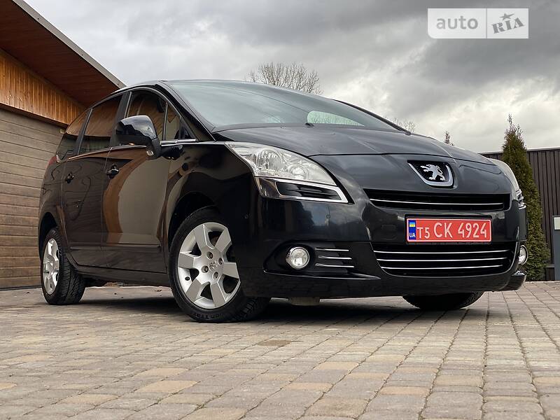 Мінівен Peugeot 5008 2012 в Чернівцях